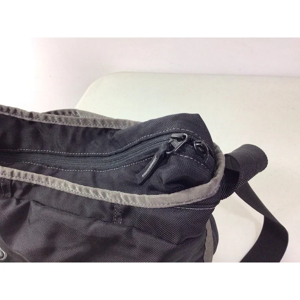 Timbuk2 Black and Gray Shoulder Bag - Picture 2 of 9